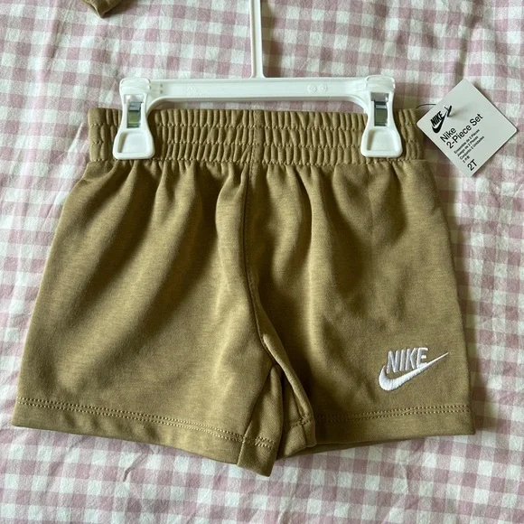 🔴SOLD VIA EBAY🔴 Nike Kids Brown T-Shirt and Shorts Set - Picture 3 of 4